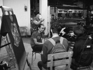 Live Lukis di Pameran Seni Art Mart Kota Batu