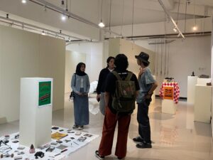 Apa Yang Bisa Dimaknai Dari Benda Temuan? Perayaan World Collage Day dari Asri Kolaj