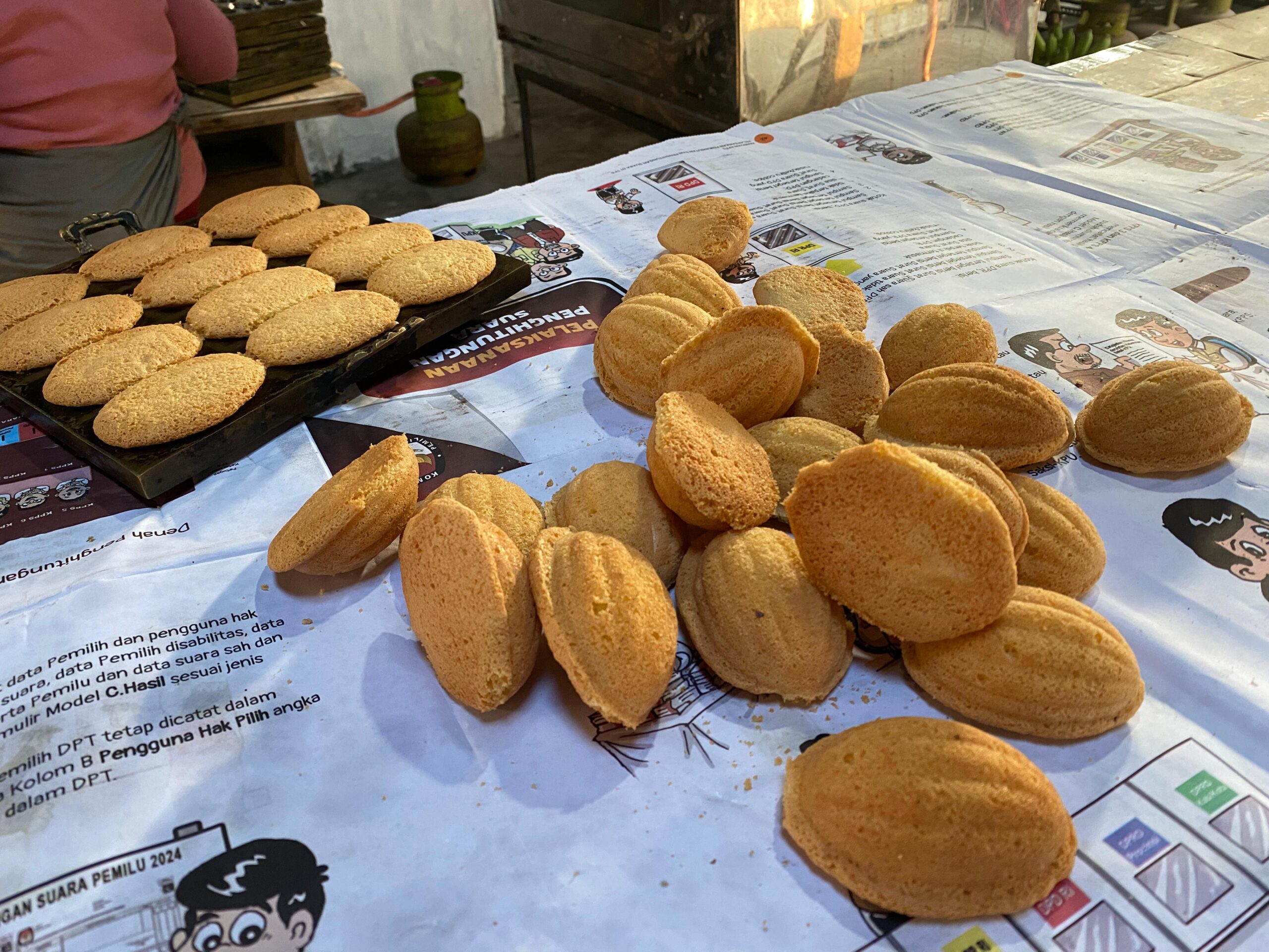 KUE KLEMBEN