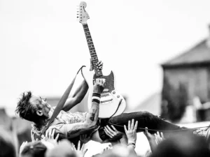 Mengenal Awal Mula Musik Pop Punk, Dari Akar Internasional hingga Perkembangannya di Indonesia