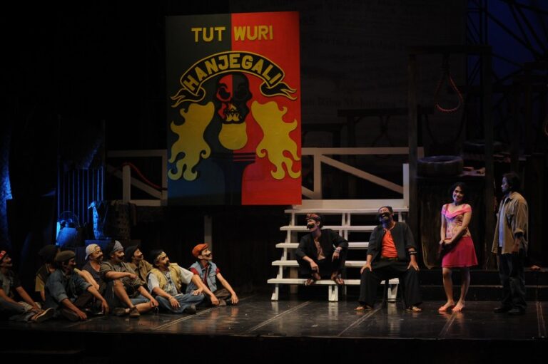 Teater Koma dan Pesan Cinta nya Untuk Pemerintah