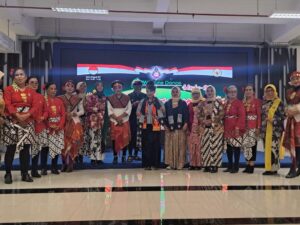 Hari Tari Sedunia, Jowo Line Dance Rayakan dengan Menari dan Nembang Bersama Lansia
