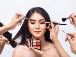 3 Bagian Make-up yang Membuat Wajah Lebih Menyala