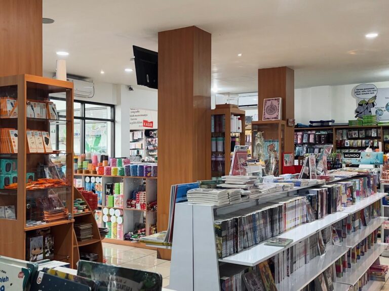 New Book Store UMM