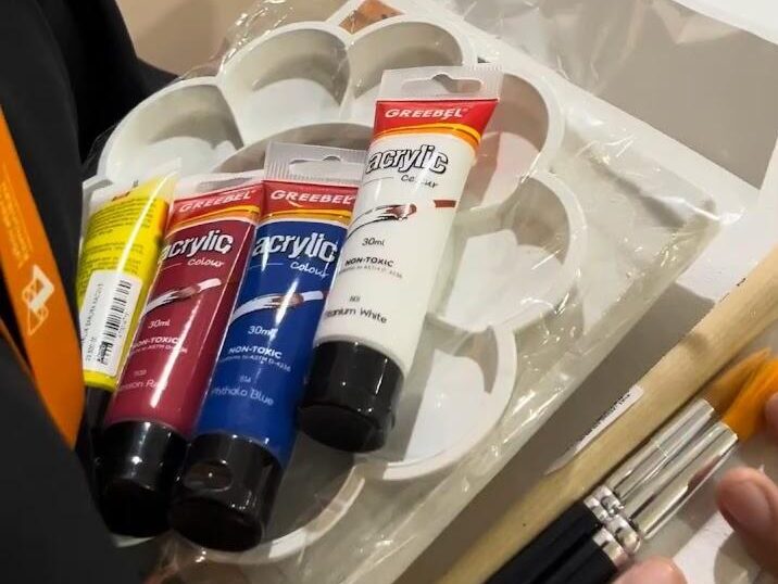Bahan Lukis di NBS UMM